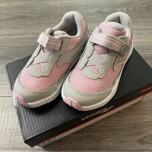 NIB Saucony Ride 10 Jr Blush Pink Grey Tennis Shoes Toddler Girls Size 7.5